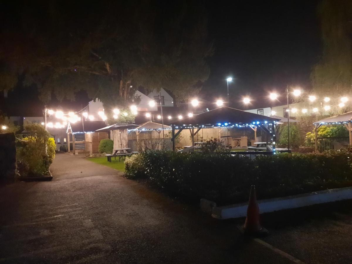 Three Salmons Hotel 우스크 외부 사진