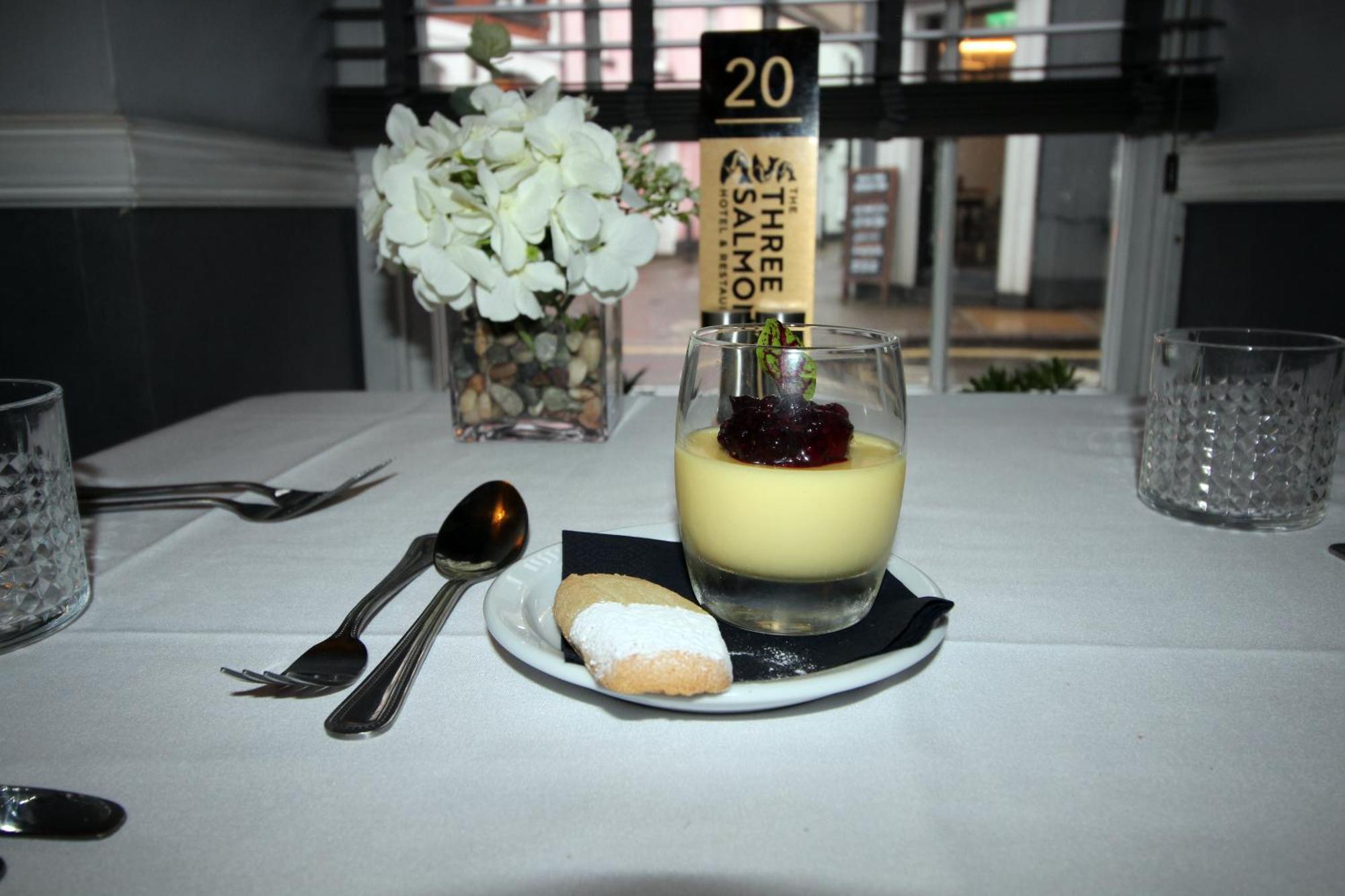 Three Salmons Hotel 우스크 외부 사진