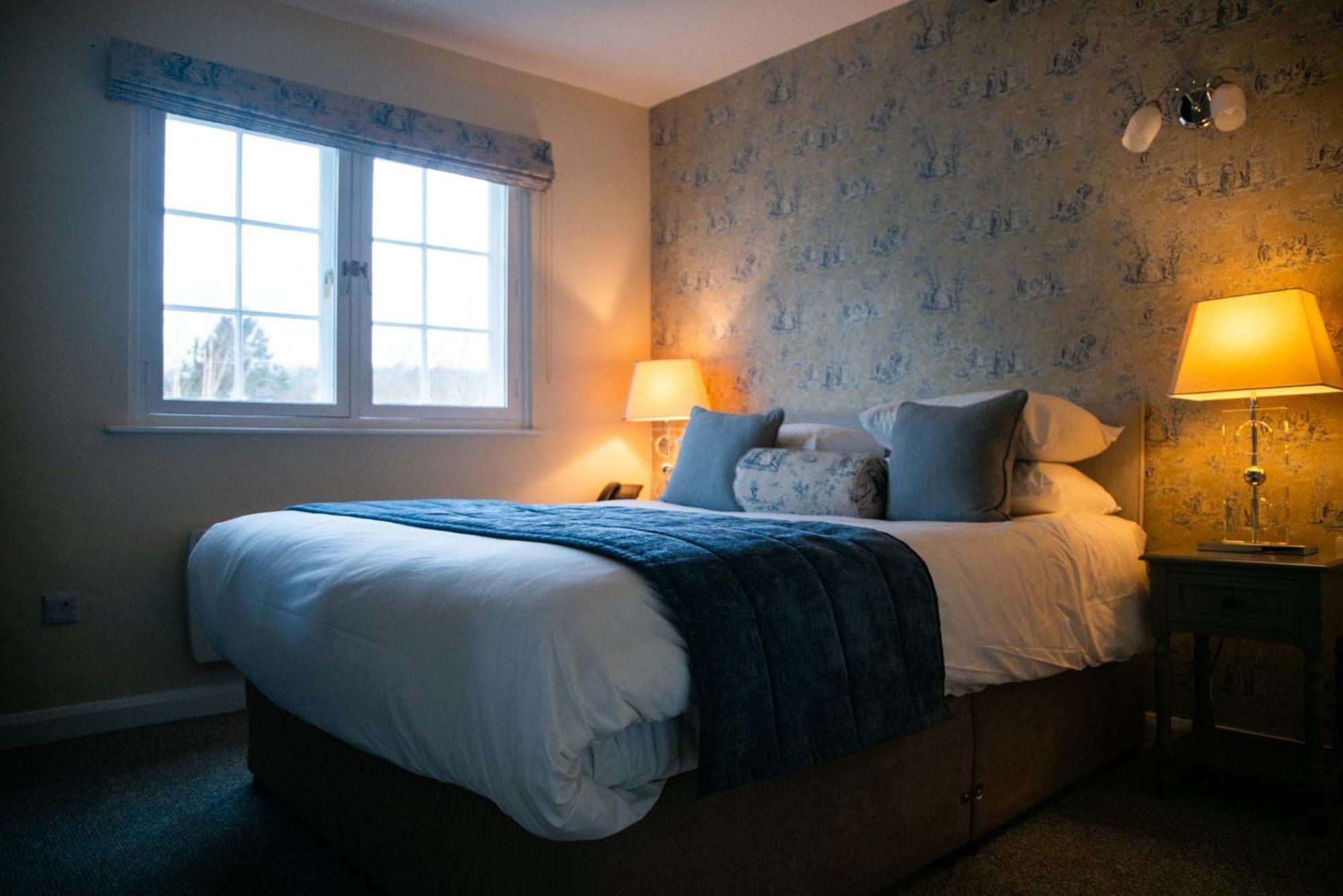 Three Salmons Hotel 우스크 외부 사진