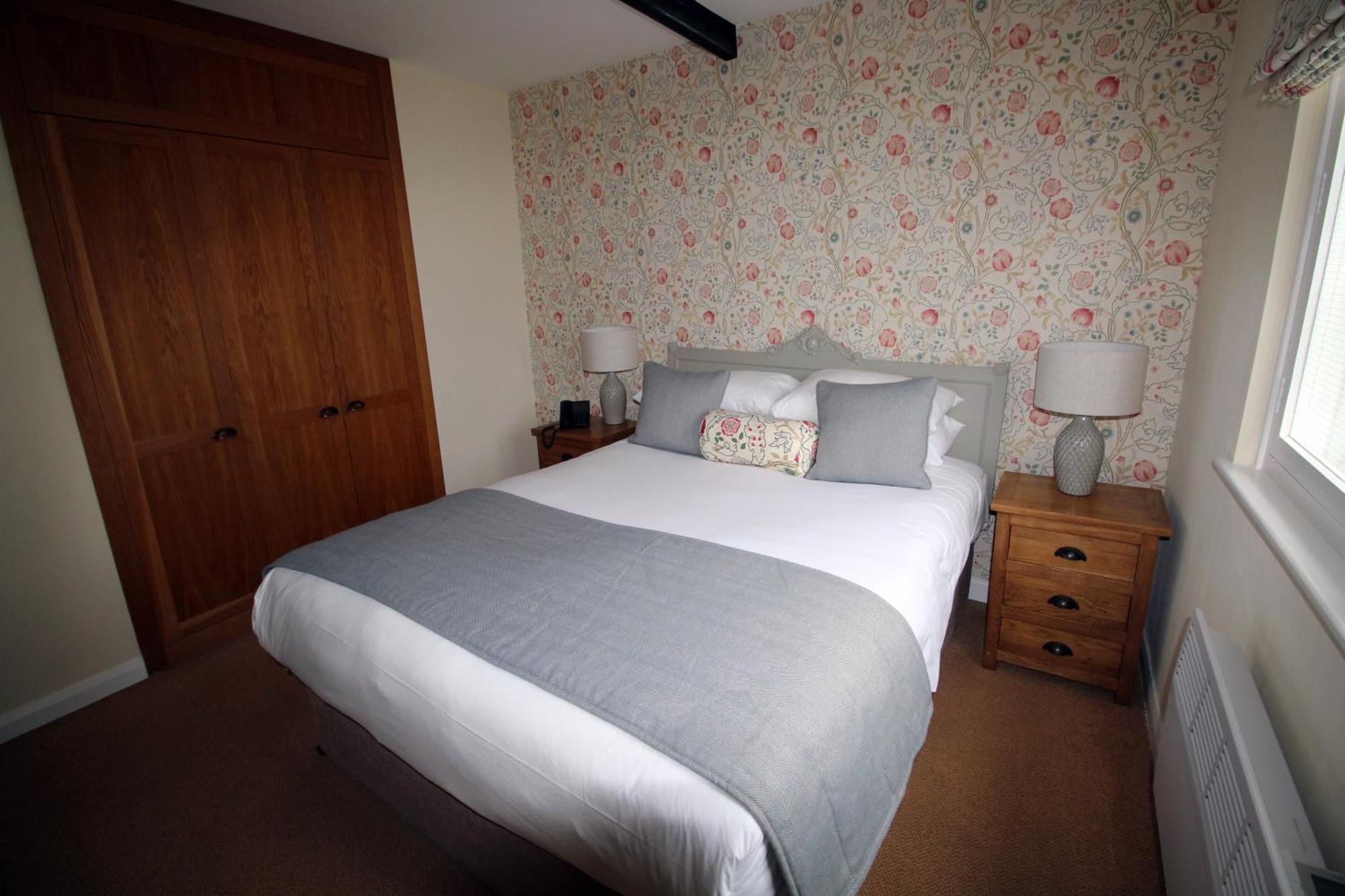 Three Salmons Hotel 우스크 외부 사진
