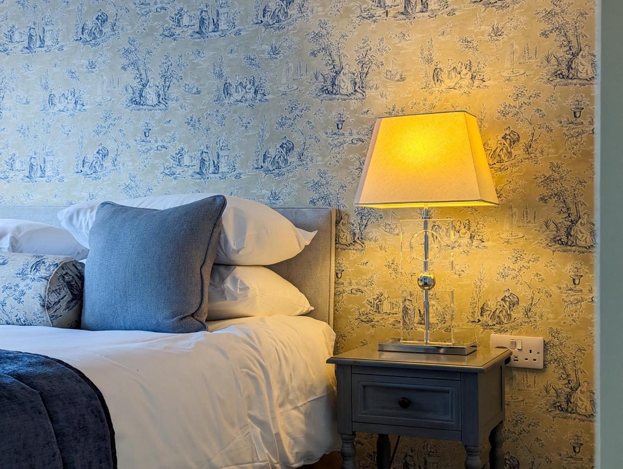 Three Salmons Hotel 우스크 외부 사진