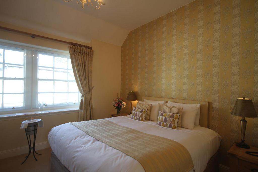 Three Salmons Hotel 우스크 객실 사진