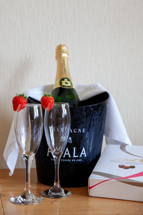 Three Salmons Hotel 우스크 외부 사진