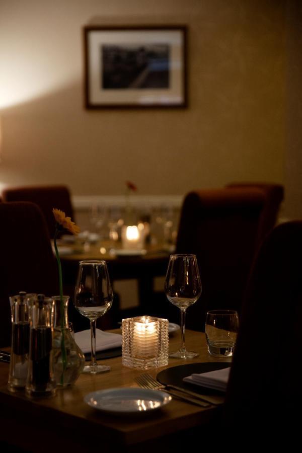 Three Salmons Hotel 우스크 외부 사진